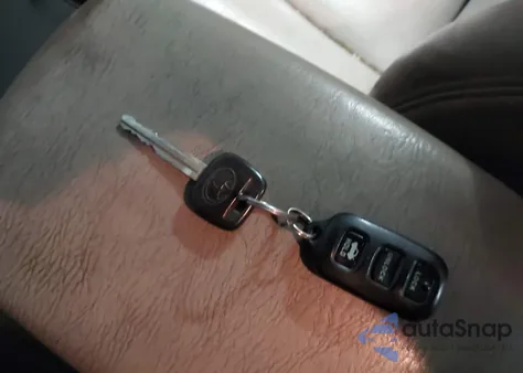 2004 Toyota Camry Le from USA, damaged, VIN 4T1BE32K54U373006